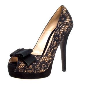 FENDI Pre-owed black/beige lace Bow Peep Toe Platform Pumps.